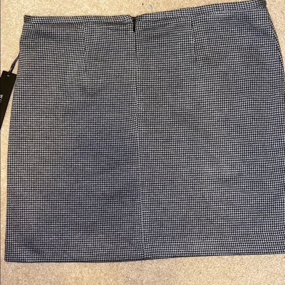 Black/gray checked skirt SZ 8 NWT - Picture 4 of 5